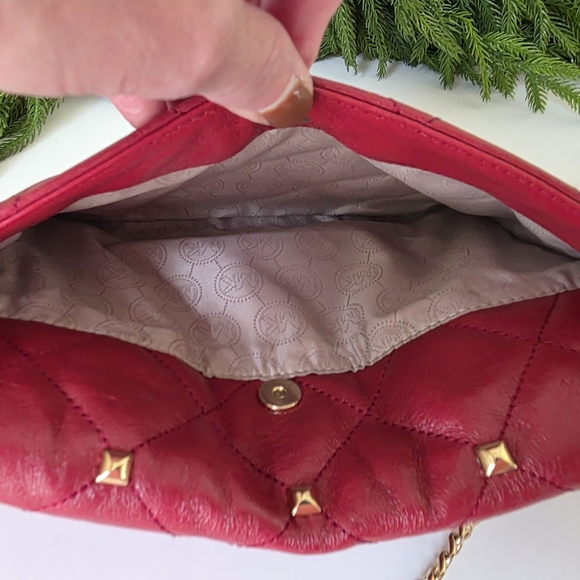Michael Kors Sloan Quilted Leather Shoulder Bag- Red- Gold Chain Strap- Like New - Picture 15 of 16